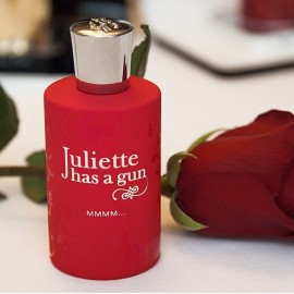 Juliette Has A Gun Mmmm... Juliette Has A Gun Mmmm...
